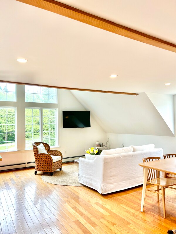 67 Regatta Dr, Freeport, ME 04032