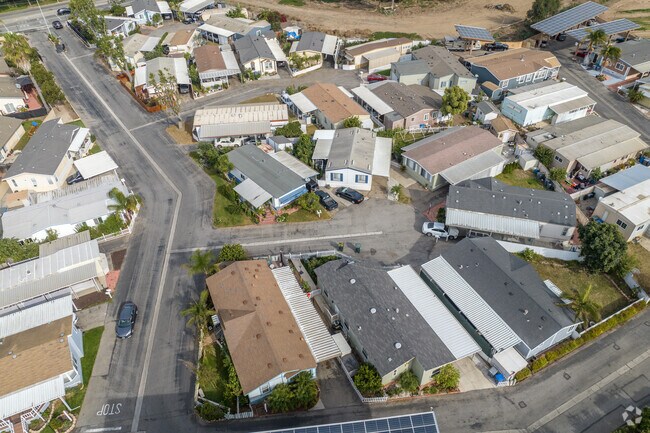 There are many cul-de-sacs in Mar Vista Oxnard.