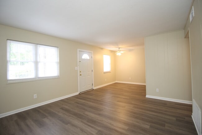 Savannah Square & Terrace Apartments, Louisville, KY 40258 - photo 6