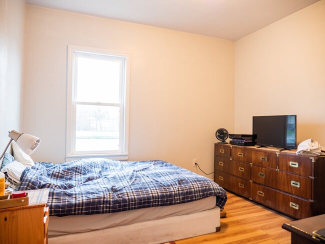 10 Buffum St unit 1, Worcester, MA 01603 - photo 6
