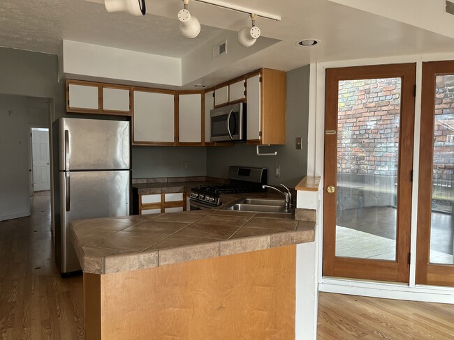 Kitchen, Atrium