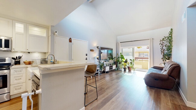 18754 Mandan St unit 1302, Canyon Country, CA 91351 - photo 3