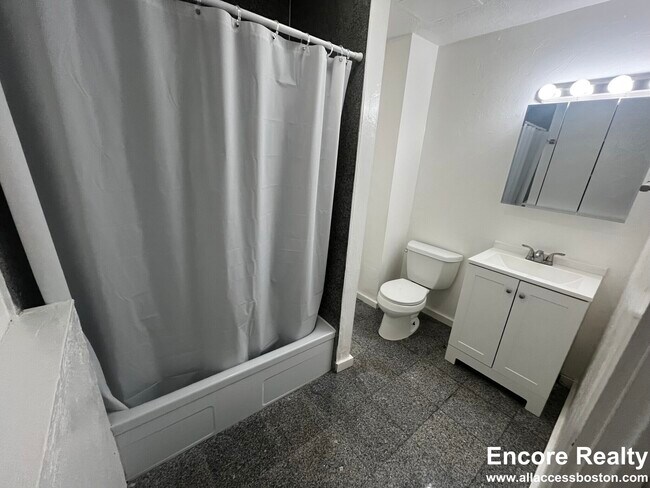 270 Bowdoin St unit 8, Dorchester, MA 02122 - photo 6