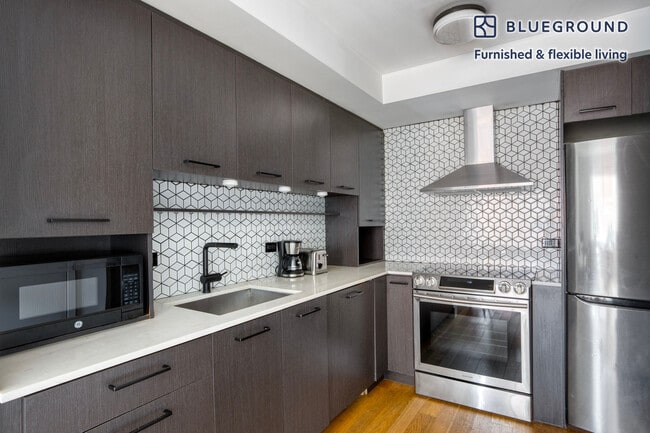 101 E 10th St unit FL4-ID1182, New York, NY 10003 - photo 5