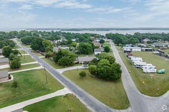 Open lot homes in Pelican Bay provide residents with the opportunity to own a traditional single-family home or reside in nearby RV Parks.