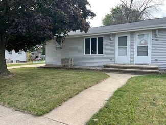 703 Coolidge Ave, Little Chute, WI 54140