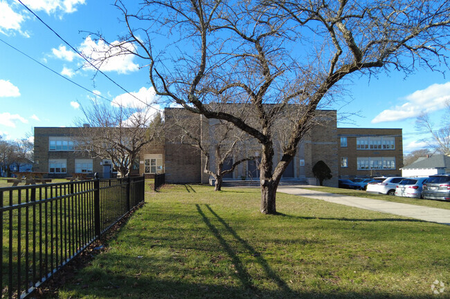 Winthrop Elementary School in Melrose has an overall grade of A on Niche.