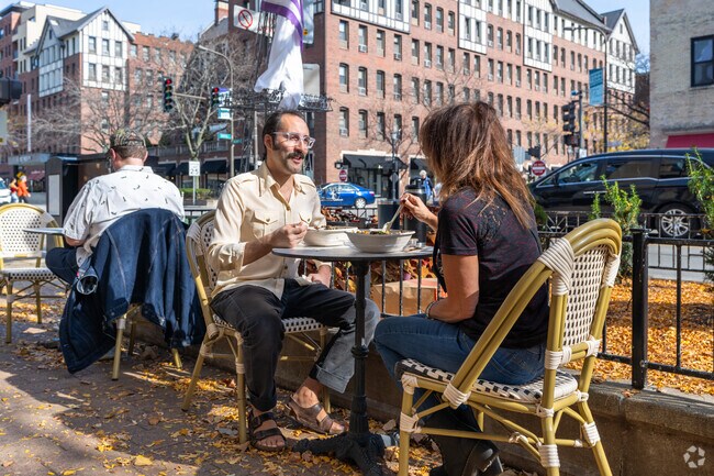 Evanston residents have a number of great local stores like Patisserie Coralie.