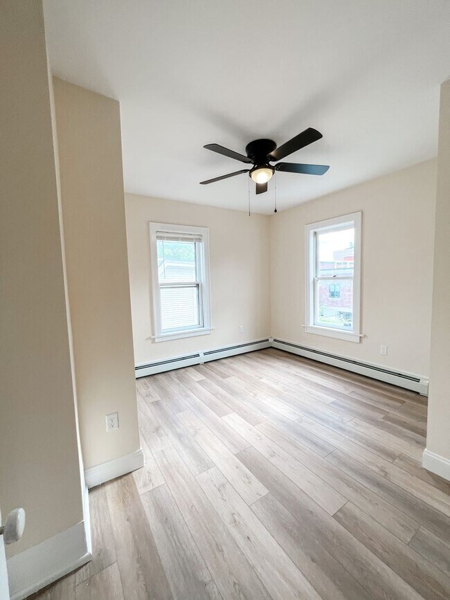 27-29-29 Pine St unit 29 Pine St, Burlington, VT 05401 - photo 2