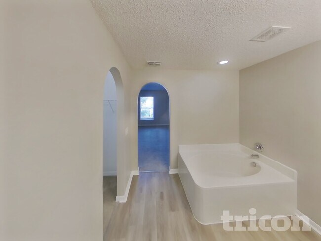 10323 Frog Pond Dr, Riverview, FL 33569 - photo 7