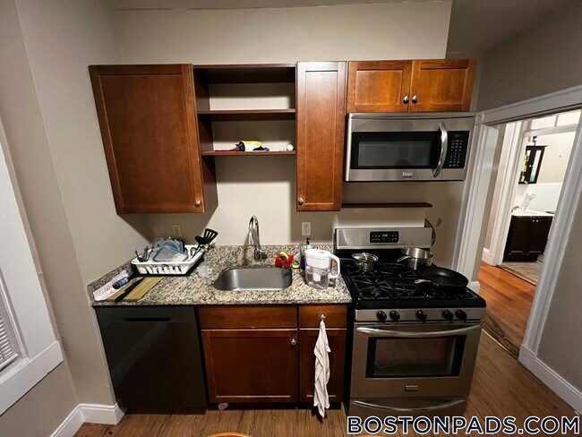 6-8 Sunset St unit 3, Roxbury Crossing, MA 02120 - photo 2