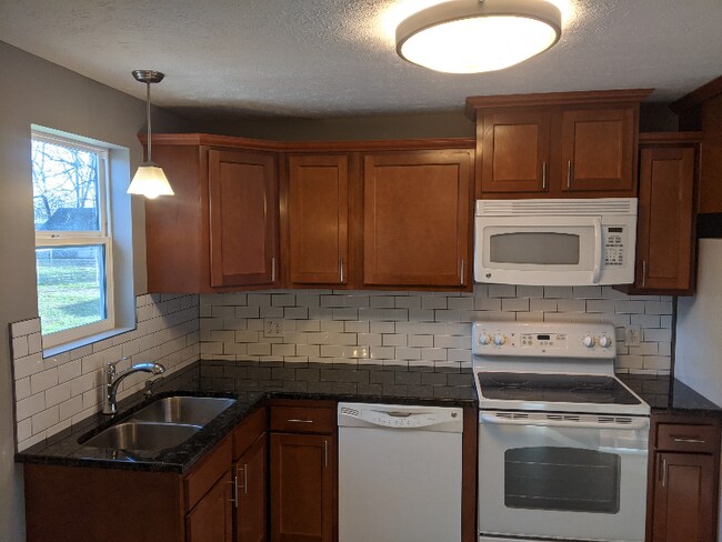 3312 Middlebranch Ave NE, Canton, OH 44705 - photo 5