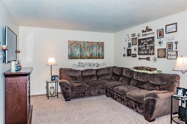 613 E Washington St unit 613, New London, WI 54961 - photo 3