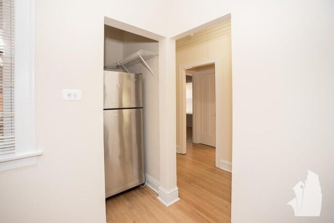 5208 N Leavitt St, Chicago, IL 60625 - photo 4