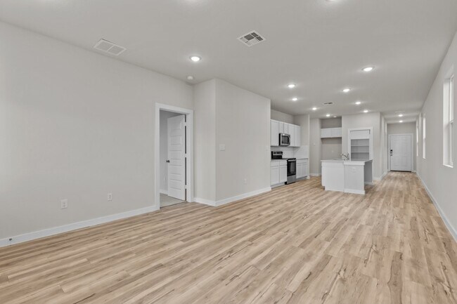 1535 Elvin Summit, von Ormy, TX 78073 - photo 7