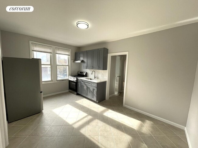 314 Humboldt St, Brooklyn, NY 11211 - photo 4