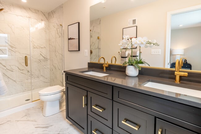 1807 Constellation Dr, Baltimore, MD 21222 - photo 7