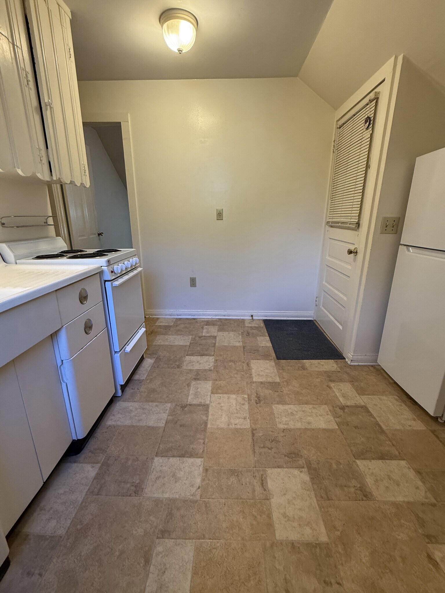 85 E Spring St, Winooski, VT 05404 - photo 1