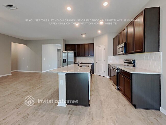 11821 Cara Field Ave, Riverview, FL 33579 - photo 6