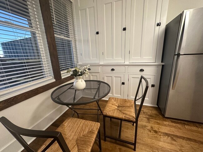 418 Pleasant St unit 418.5, Beloit, WI 53511 - photo 3