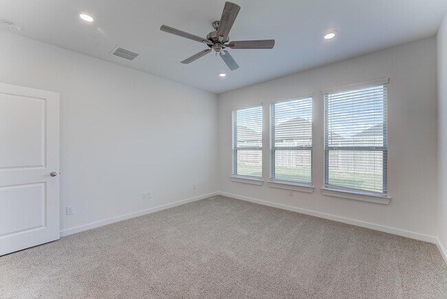 110 Orange Blossom Ct unit 38030743, Mont Belvieu, TX 77535 - photo 2