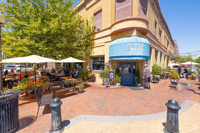 Putah Creek Café has been serving downhome American cuisine for nearly four decades.