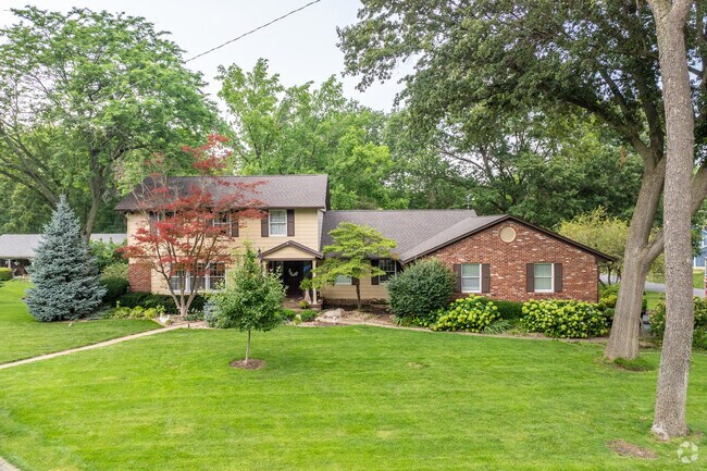 It isn't uncommon for homes throughout Vinton Woods to be over 3,000SF.