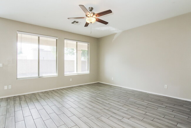 13797 W Redfield Rd, Surprise, AZ 85379 - photo 3