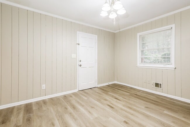 3149 Beech Dr, Atlanta, GA 30344 - photo 6