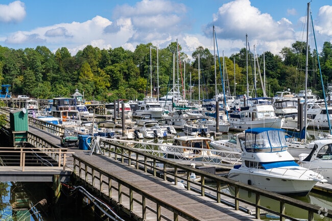Boat lovers in Kirkwood can store their boats at Summit North Marina, right along the canal.