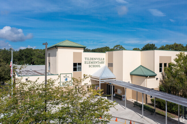 Tildenville Elementary serves students from grade K-5.