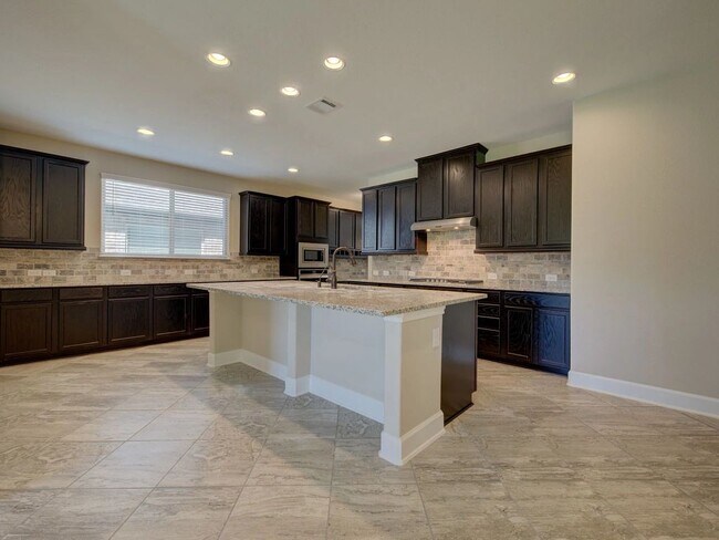 113 Annette Dr unit 36501073, Castroville, TX 78009 - photo 5