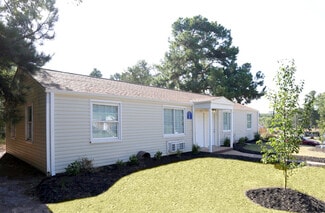 207 New Market St, Greenwood, SC 29646