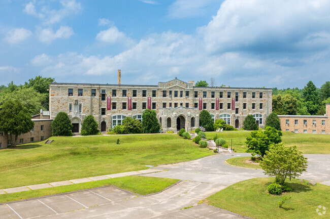 The MacDuffie School is a co-educational college preparatory school for grades 6 – 12.