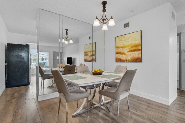 2257 World Pkwy Blvd W unit 61, Clearwater, FL 33763 - photo 4