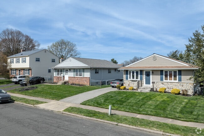 Willow Grove homes range roughly $275K–$650K, with condos from about $160K–$250K.