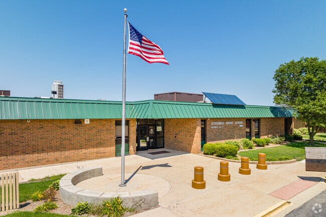 Goodings Grove School is an above average public school in Homer Glen, serving grades 1-4.