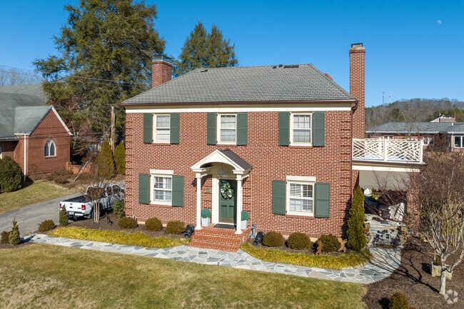 Mid-century homes make up most of the market in Radford.