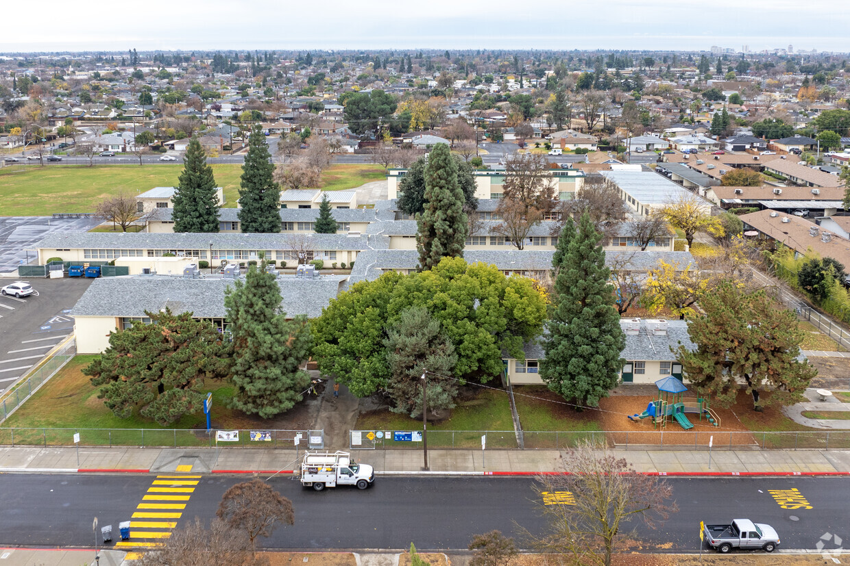 Centennial Elementary School, Fresno CA Rankings & Reviews - Homes.com