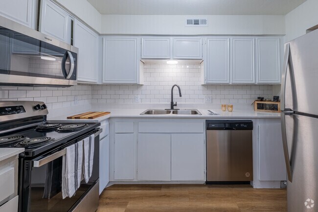 3BA, 2BR - 1109SF - Kitchen