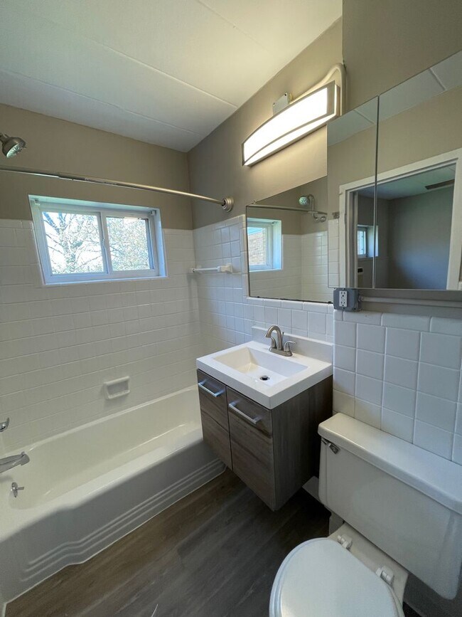 Walnut Manor Apartments, Royal Oak, MI 48073 - photo 6