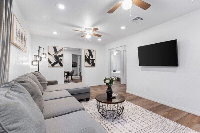 4805 N 37th St unit ID1359640P, Tampa, FL 33610 - photo 2