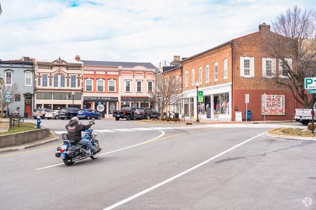 Elizabethtown is a great place to take a relaxing ride.