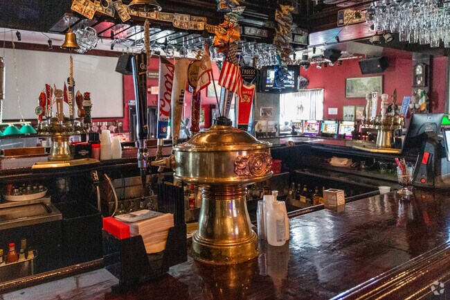 Daly's Irish Pub has many beers on tap in Wissinoming.