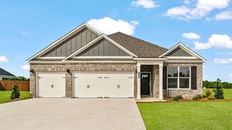 100 Creekridge St, Headland, AL 36345