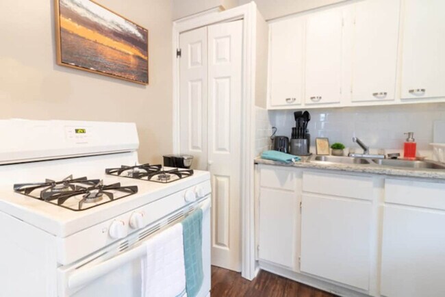 3912 Crestview Dr unit ID1043585P, Columbus, GA 31904 - photo 2