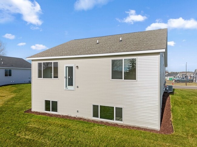 1356 Wisteria Ln, River Falls, WI 54022 - photo 6