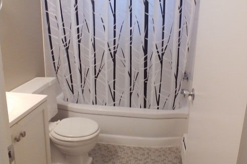 2809 W 13 Mile Rd unit 3, Royal Oak, MI 48073 - photo 4