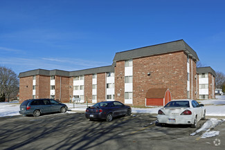 195 W Kennett Rd, Pontiac, MI 48340