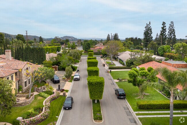The Villa Park streets are wide and the yards are magazine quality manicured to the nines.